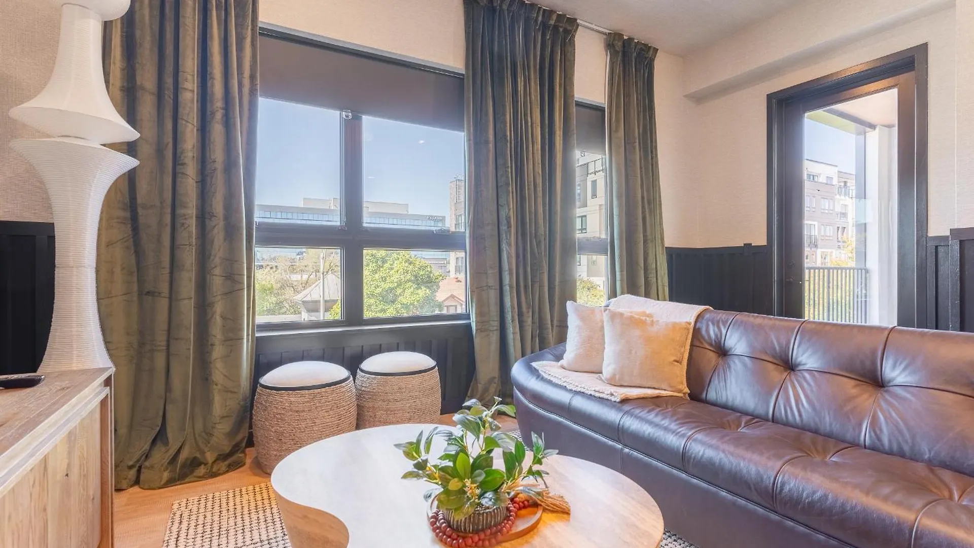 The Western Wing By Stay Local Nashville Apartment