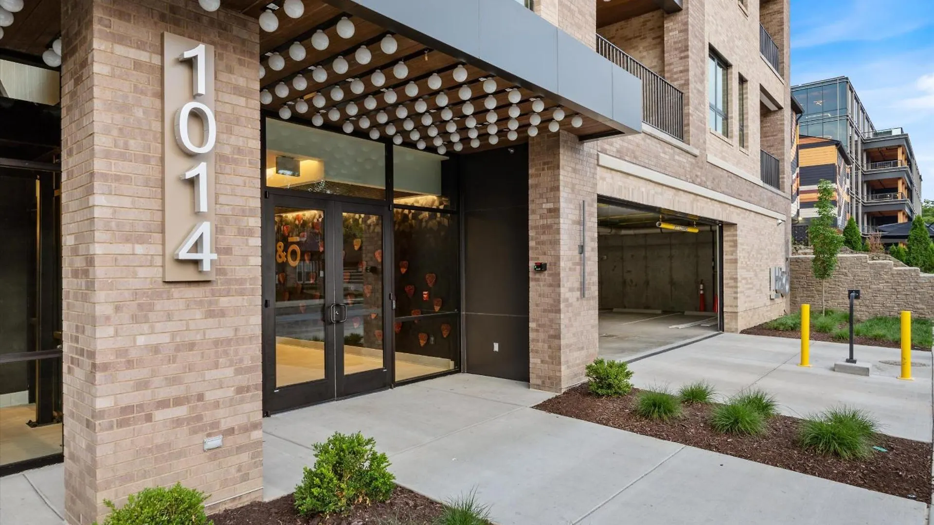 The Western Wing By Stay Local Nashville 0*,