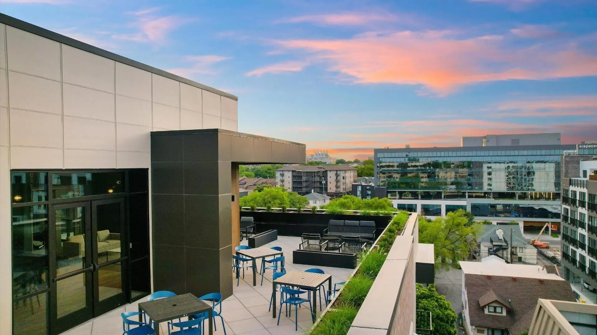 The Western Wing By Stay Local Nashville Daire