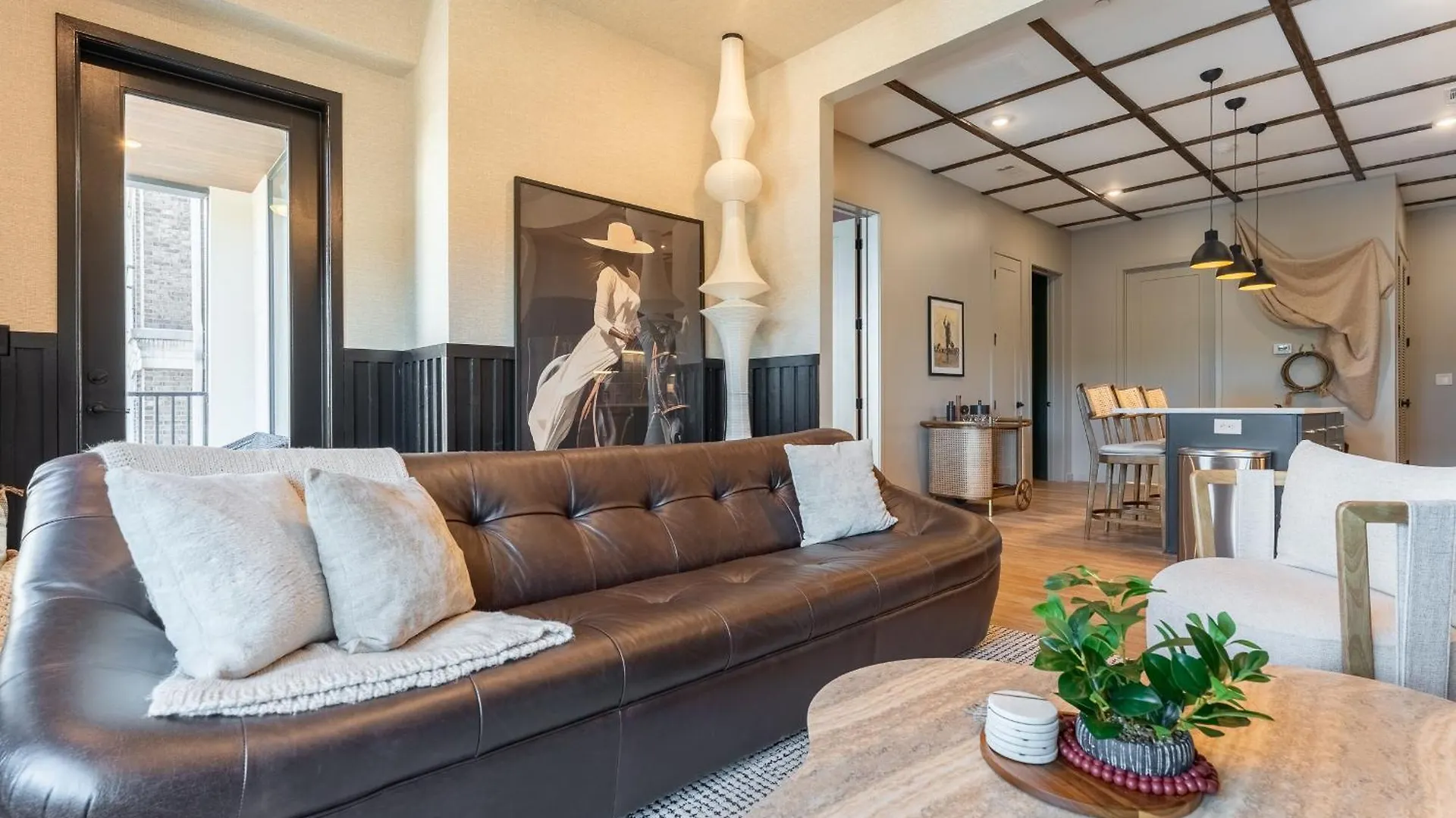 The Western Wing By Stay Local Nashville Daire