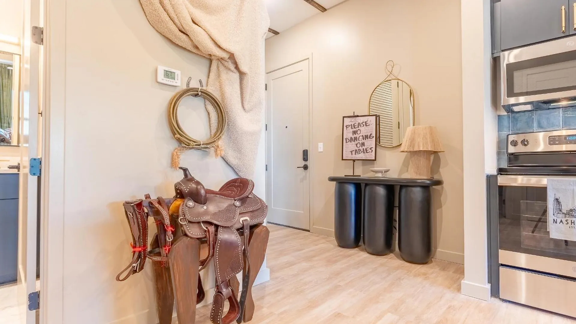 The Western Wing By Stay Local Nashville ABD